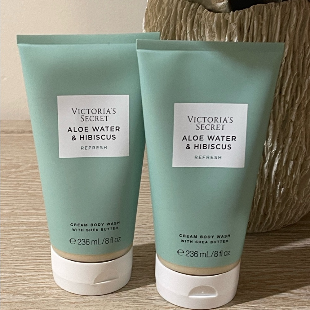 Victoria's Secret Aloe Water & Hibiscus Body Wash